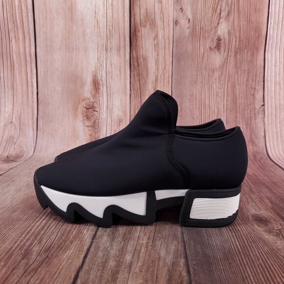 iRi NYC Womens Size 5.5 WES Black Outline Low Top Sneaker - Picture 2 of 15